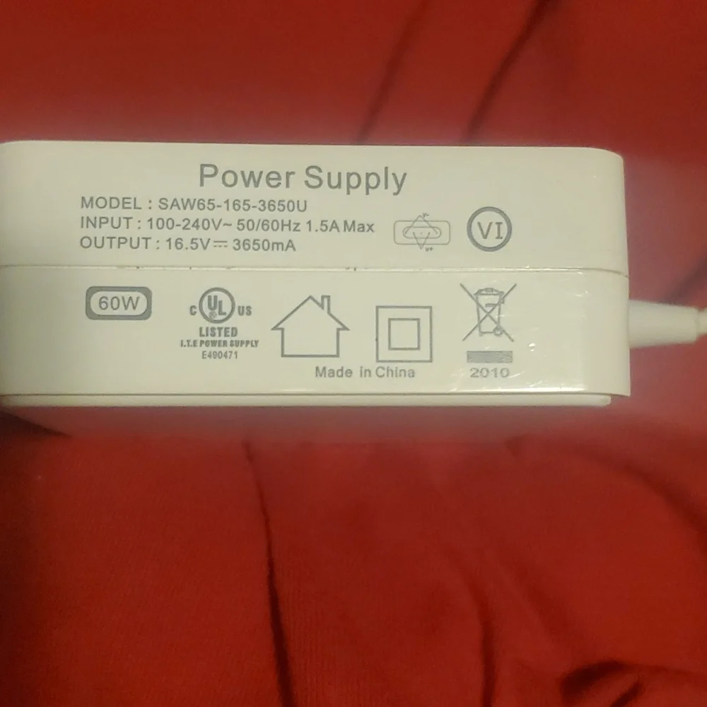 Apple 60W mag safe power supply / adapter for MacBook pro